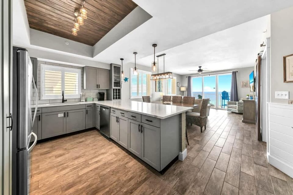 Majestic Sun 601B Prime Location Gulf Views House in Miramar Beach