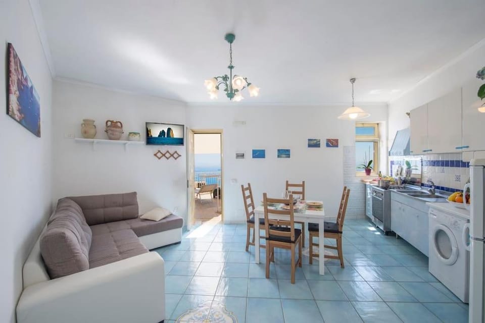 Kitchen or kitchenette, Living room, Seating area, Dining area, dishwasher, oven, pet friendly, stove, washing machine