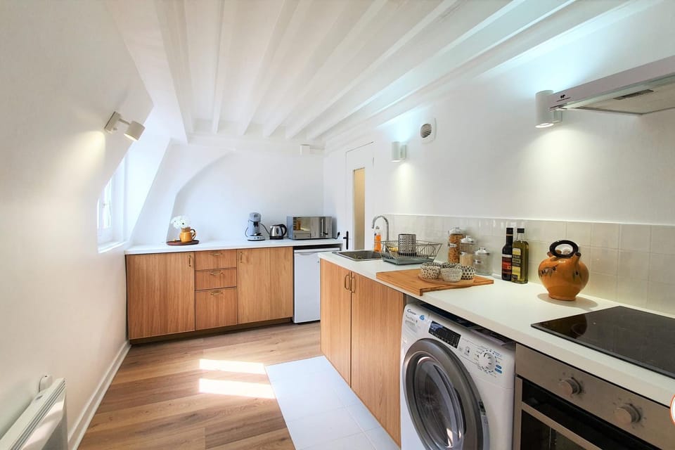 Coffee/tea facilities, minibar, pet friendly, stove, toaster, washing machine
