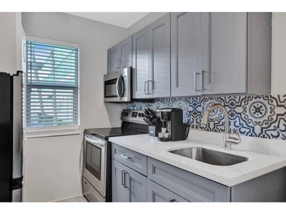 Rustic Retreats Beachy 1BR for 4 guests in the heart of Fort Lauderdale Apartment in Fort Lauderdale