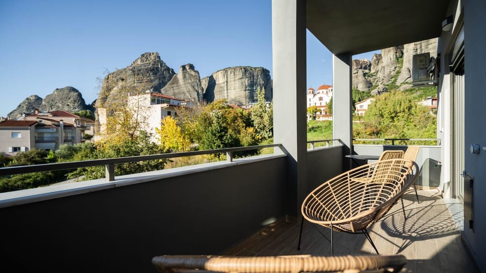 Day, Natural landscape, Balcony/Terrace, Mountain view