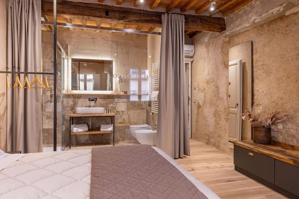 Bathroom, Photo of the whole room