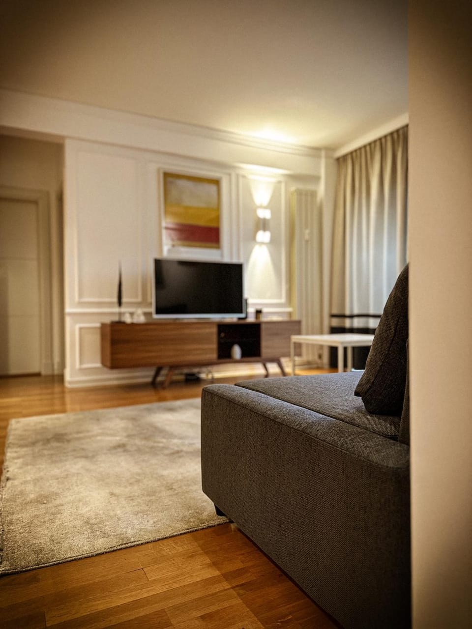 TV and multimedia, View (from property/room), Living room, Seating area, City view
