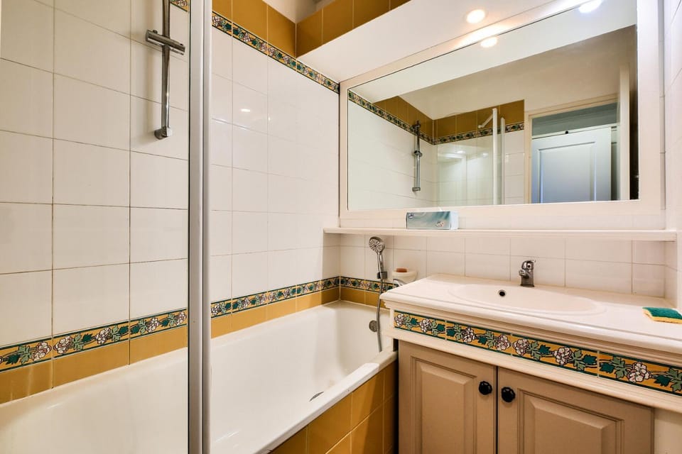 Shower, Bathroom, kitchen