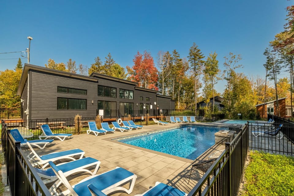 La Villa des Lucioles & SPA Chalet in Quebec