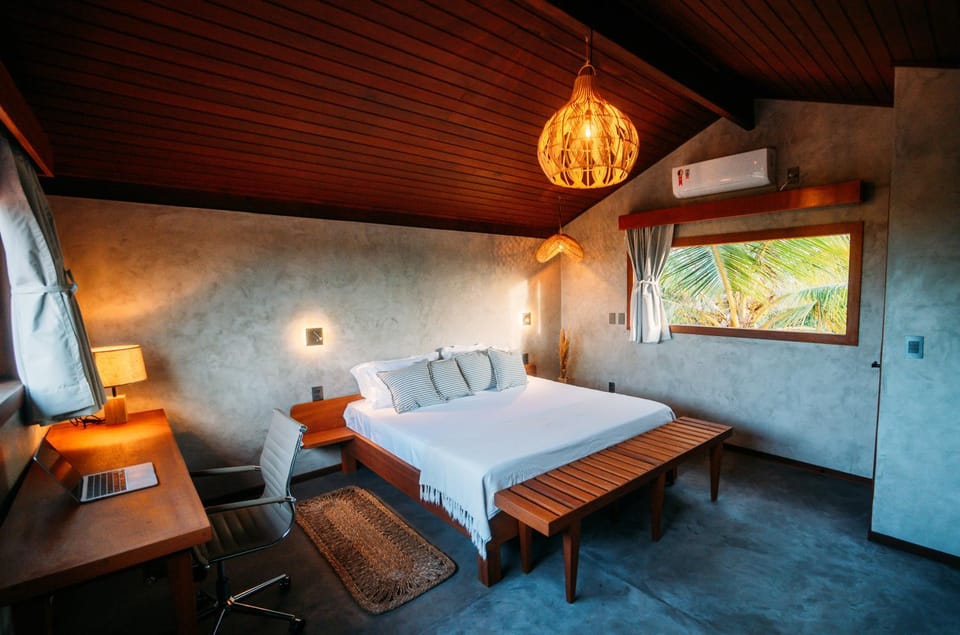 Bed, Photo of the whole room, Seating area, Bedroom