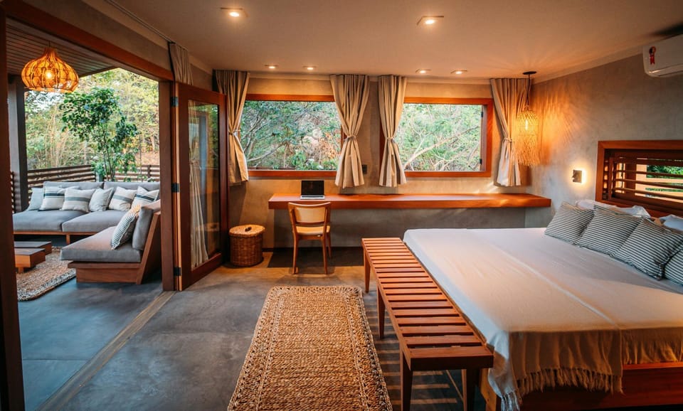 Bed, Photo of the whole room, Seating area, Bedroom