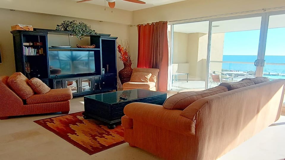 Living room, Sea view