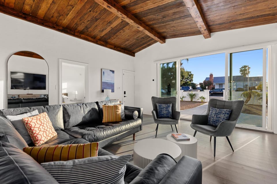 CB-3900A - Coastal Carlsbad Surfer's Dream House in Carlsbad