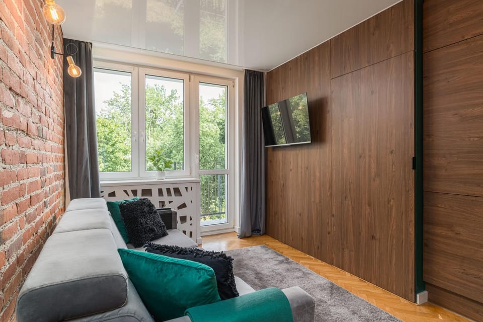 Communal lounge/ TV room, TV and multimedia, Living room, Seating area, Evening entertainment