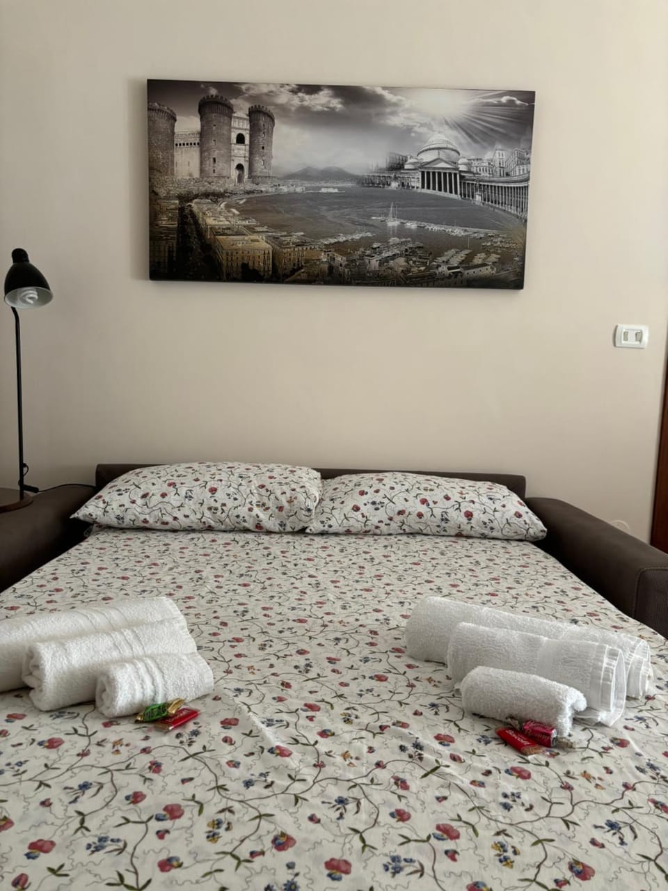 Lune de Nuit House in Naples