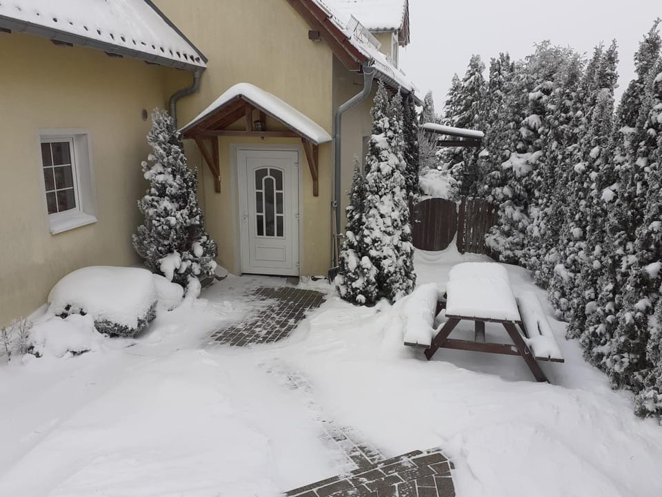 Facade/entrance, Garden, Seating area