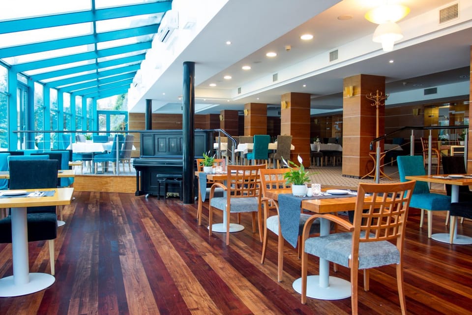 Restaurant/places to eat, On site