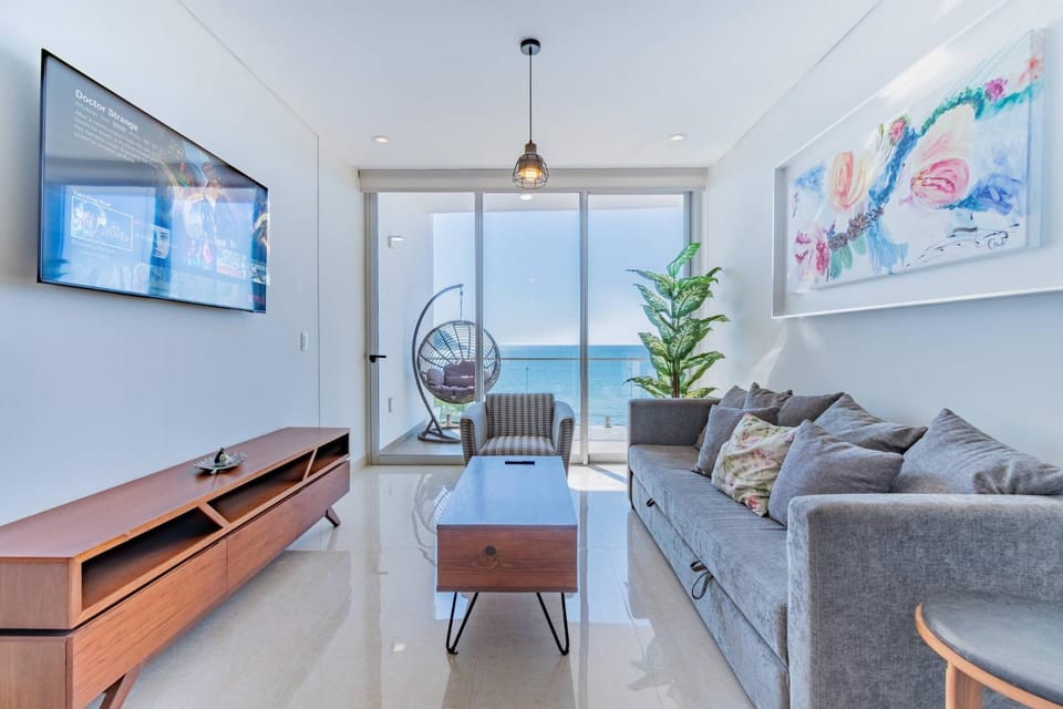 Communal lounge/ TV room, Living room