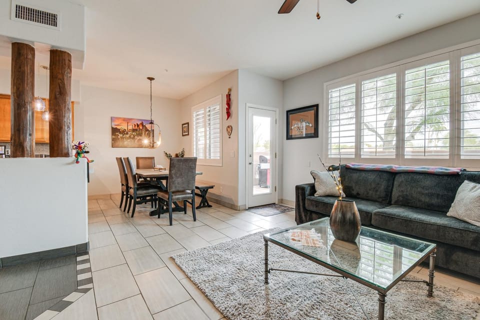< 1 Mi to Fountain Park: Desert Gem w/ Pool Access House in Fountain Hills