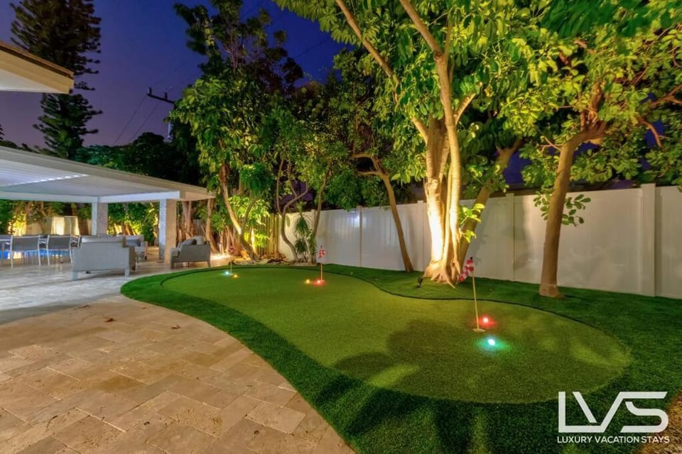 Cascada-Luxe Resort Heated Pool HotTub Wlk 2 Beach House in Fort Lauderdale