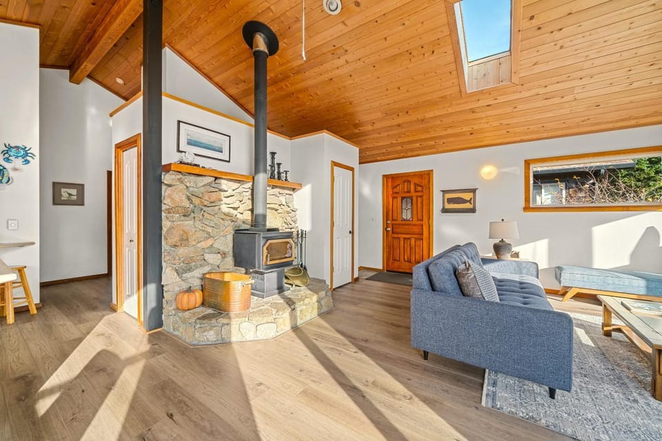 Sand Bucket House in Manzanita
