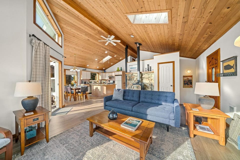 Sand Bucket House in Manzanita