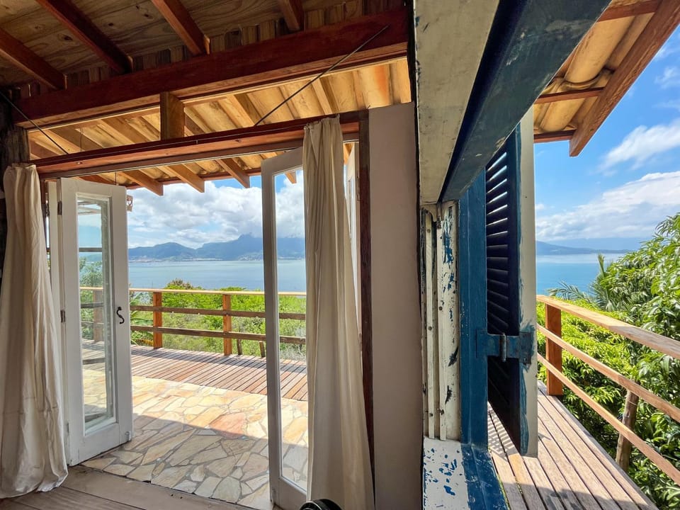 Chalé com vista para o mar House in Ilhabela