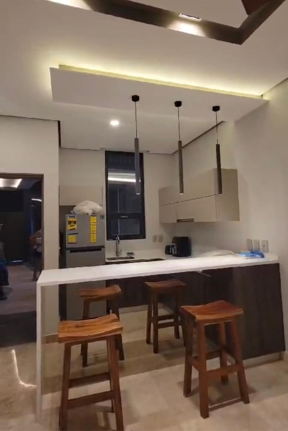 Kitchen or kitchenette, Dining area