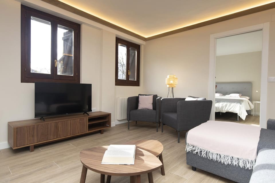 Communal lounge/ TV room, Living room