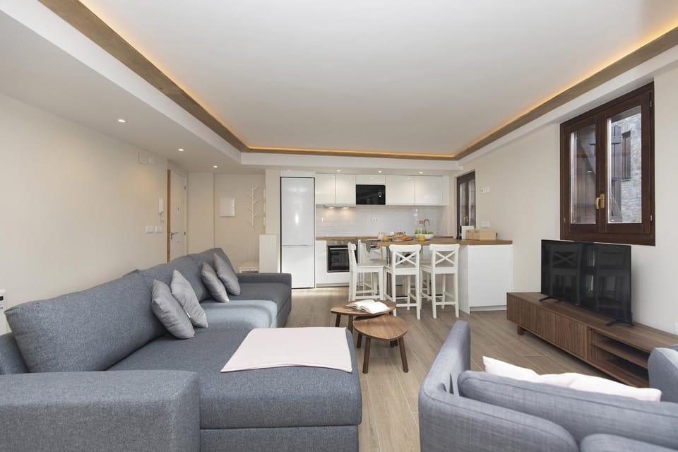 Communal lounge/ TV room, Living room