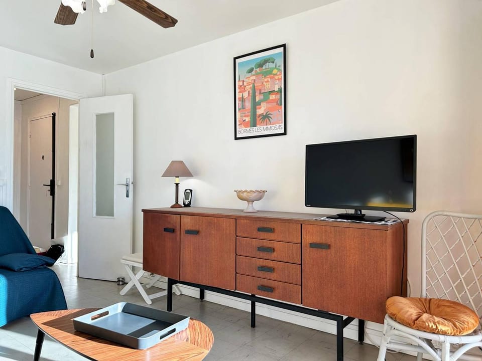 Appartement à 150m de la plage avec terrasse fermée et parking privatif - Bormes-les-Mimosas - FR-1-251-578 Apartment in Bormes-les-Mimosas