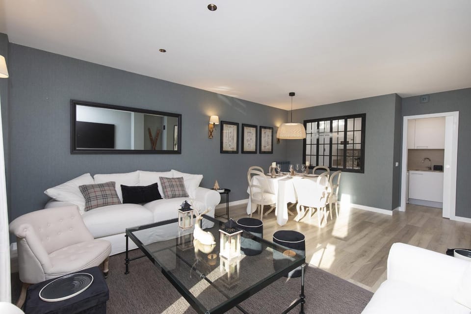 Communal lounge/ TV room, Living room