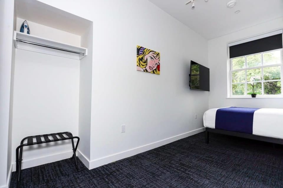 Stylish Hotel Room in Boston's Fenway - Unit #107 Apartment in Back Bay