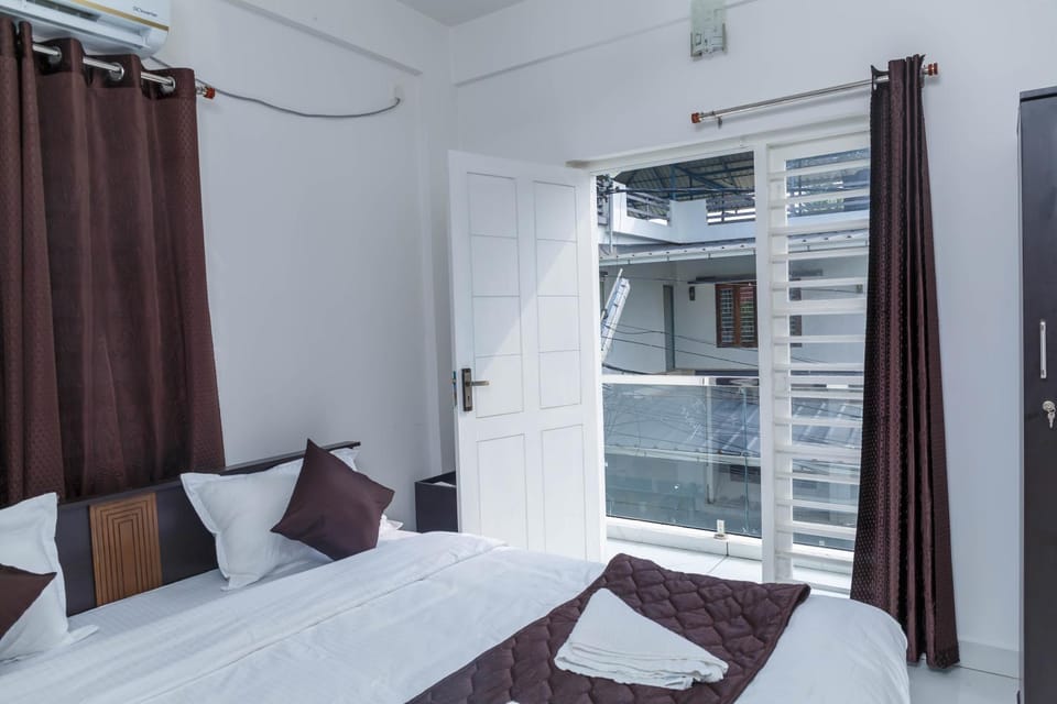Bed, Bedroom, towels, air conditioner