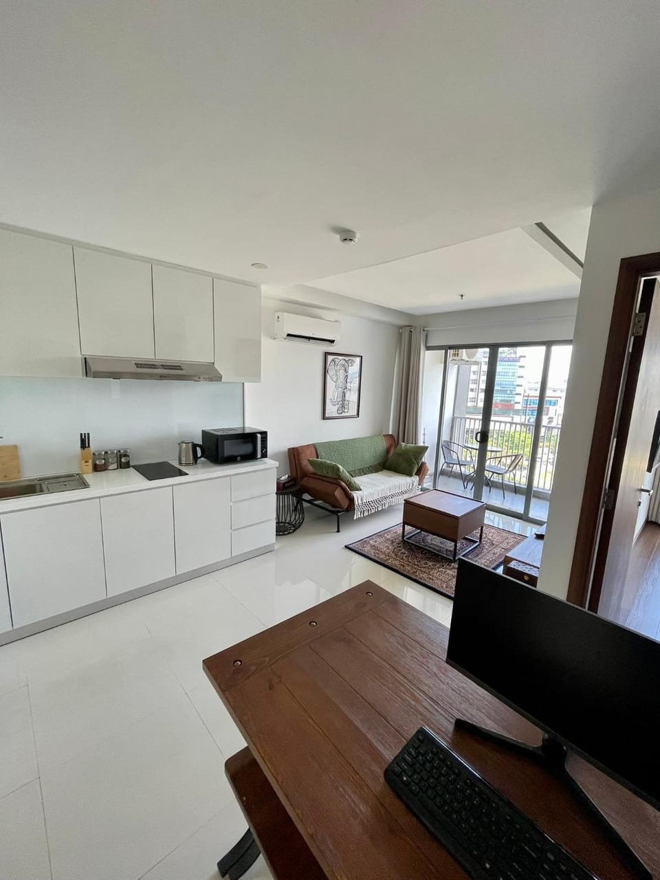 Balcony/Terrace, Kitchen or kitchenette, Living room, minibar, stove