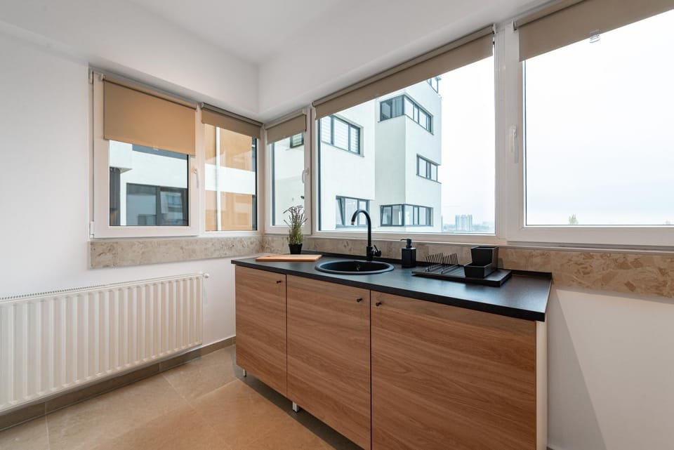 Kitchen or kitchenette, minibar, stove