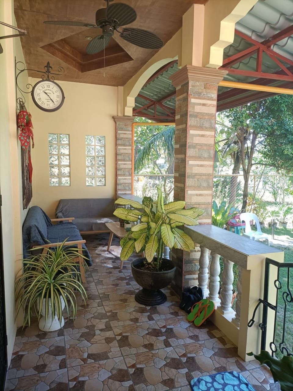 Regina's Vacation House House in Central Visayas
