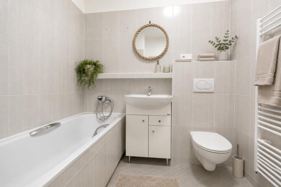 ALURE RESIDENCES 3 & 24h self check-in, parking in the garage in the apartment building included, new building, terrace, green location with a forest park with a lake, children's playground Apartment in Slovakia