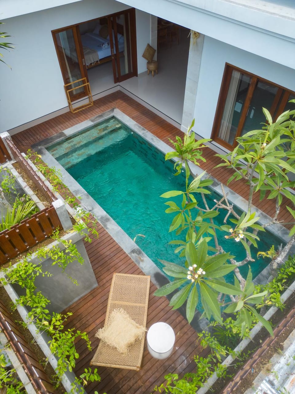 Patio, Balcony/Terrace, Swimming pool, Swimming pool, sunbed
