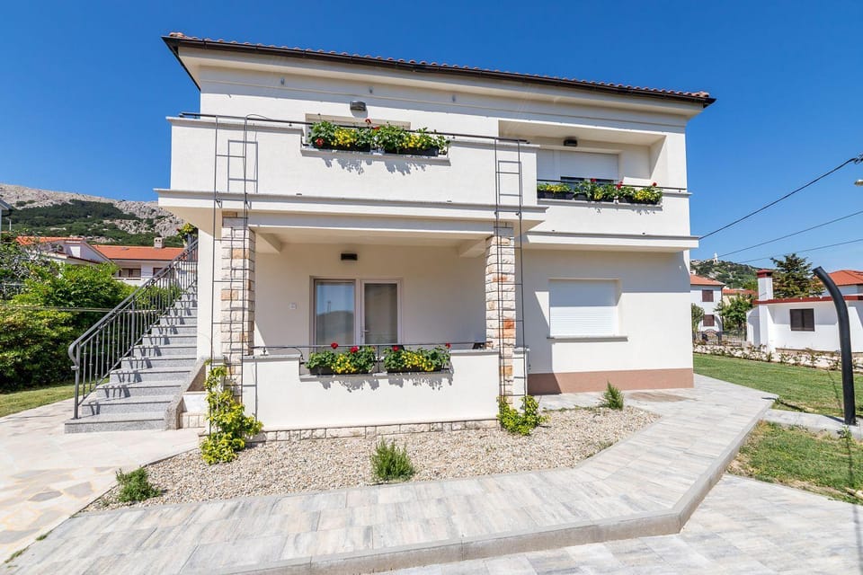 Zimmer nur 300 Meter vom Strand entfernt House in Lika-Senj County