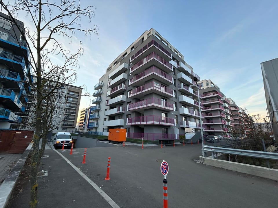 Property building, Street view, Location, Parking