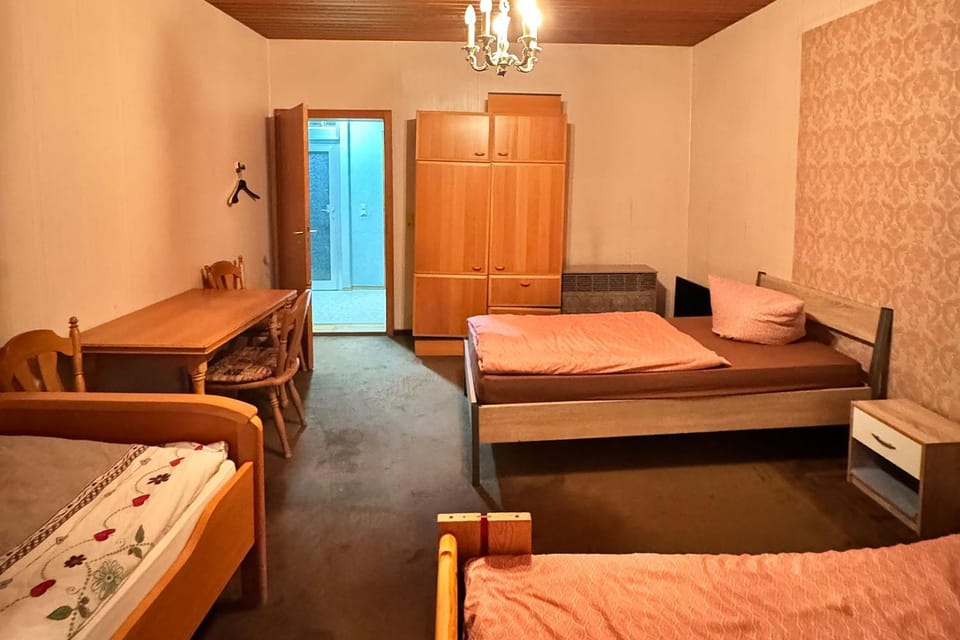 Bed, Photo of the whole room, Seating area, Bedroom, wardrobe