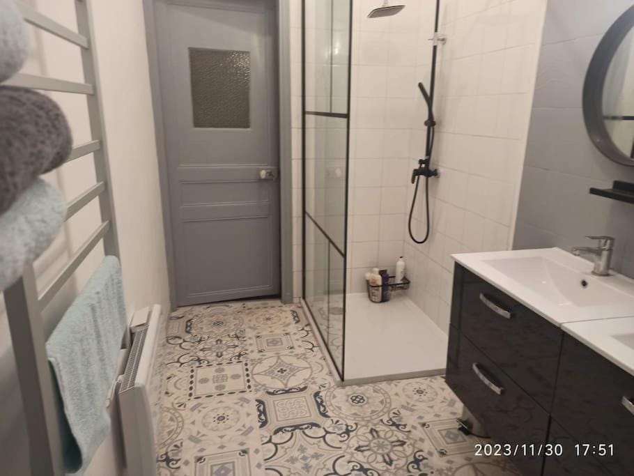 appartement dans une meulière d'architecte Apartment in Île-de-France