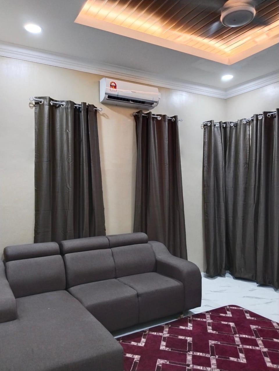 Living room, Seating area, air conditioner