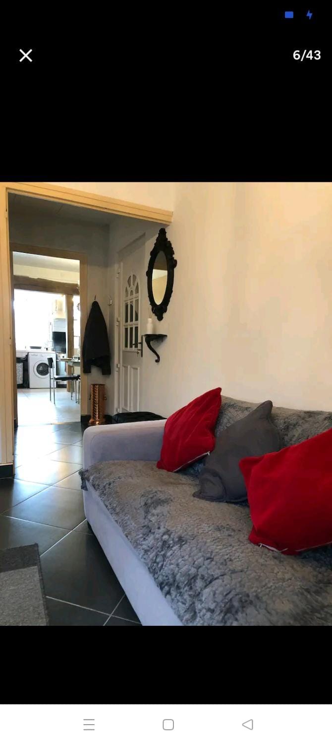 Le Black & White F 2 de 55 m 2 (4 pers). Apartment in Moulins