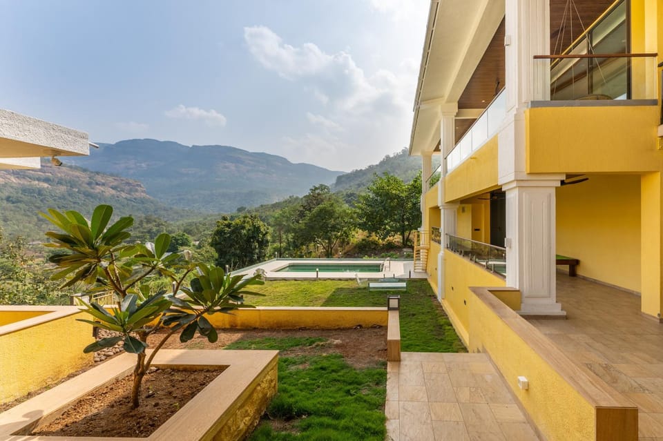 Property building, Patio, Spring, Day, Natural landscape, Garden, View (from property/room), Balcony/Terrace, Garden view, Mountain view, Pool view, Swimming pool, sunbed