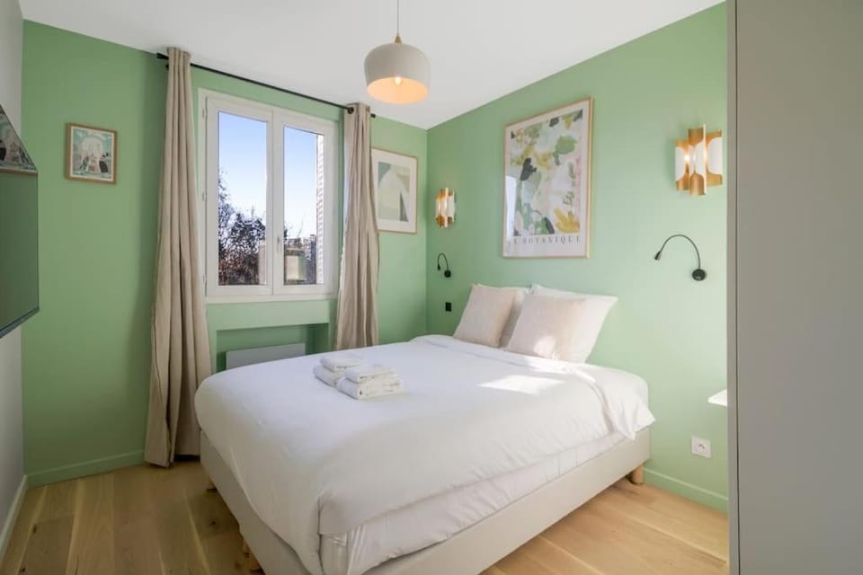 31 Appart 8Pers 3 Bedroom Père Lachaise  Nation Apartment in Paris
