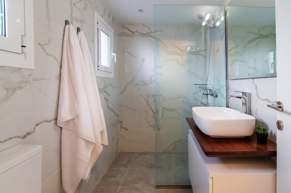 Shower, Bathroom