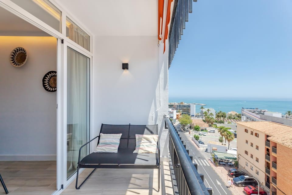 View (from property/room), Balcony/Terrace, City view, Sea view, Quiet street view