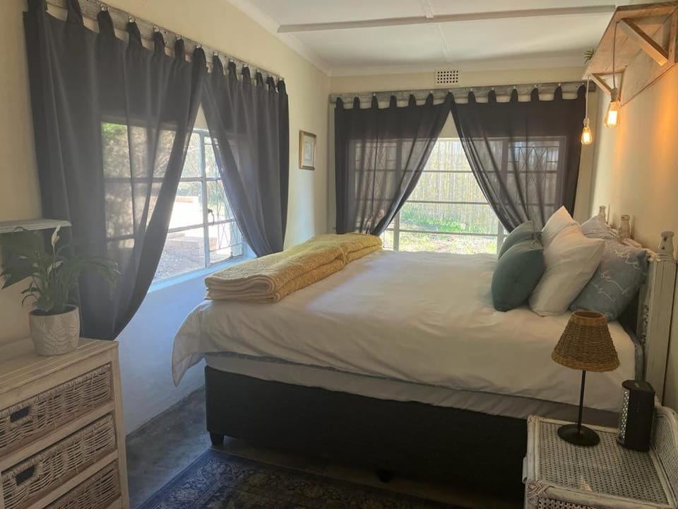 Bed, Photo of the whole room, Bedroom, Breakfast