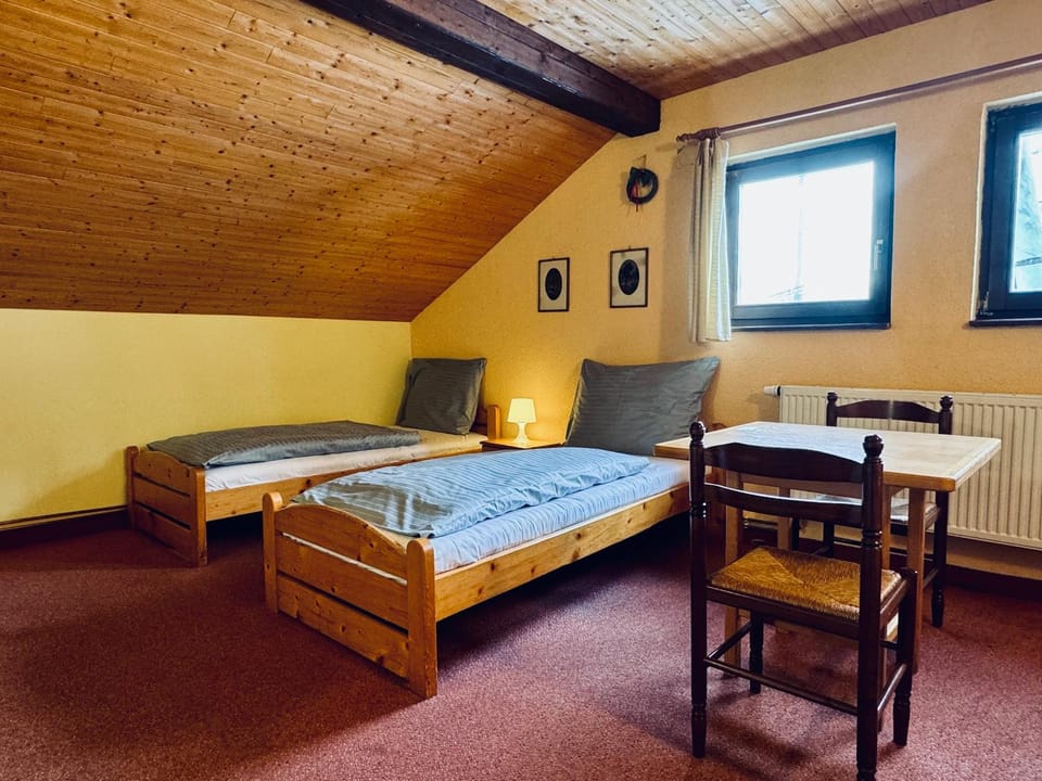 Bed, Photo of the whole room, Seating area, Bedroom