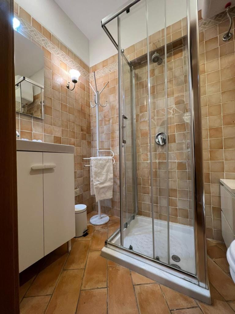Shower, Bathroom