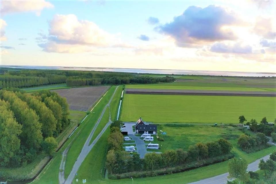 B&B Studio Bij Zee Bed and Breakfast in South Holland (province)