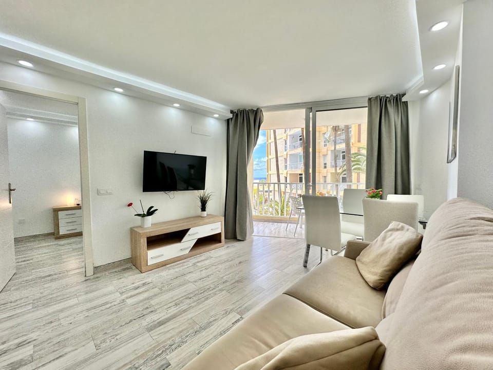 TV and multimedia, Living room, Dining area